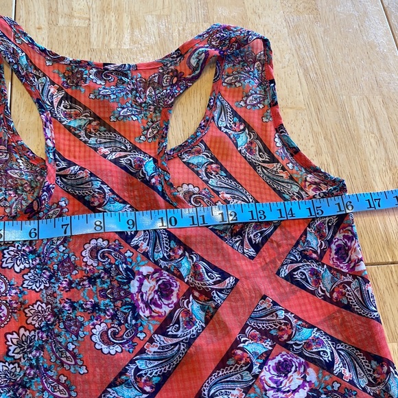 Eyelash Tank top - Picture 15 of 15